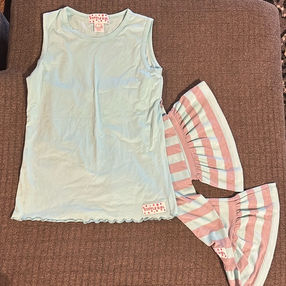 Ruffle Girl outfit - Picture 1 of 3